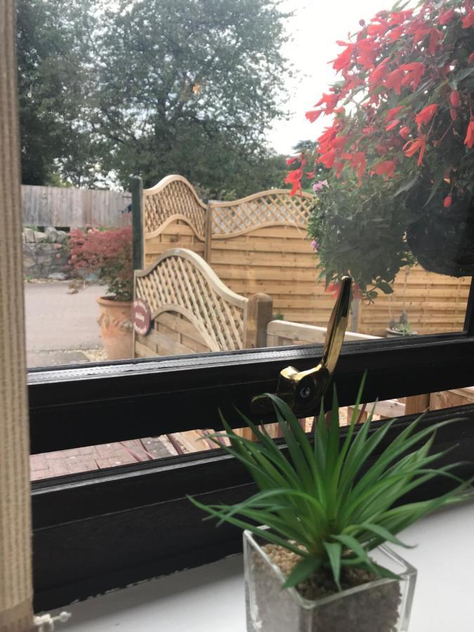 The Annex Apartment Is On Cheddar Bridge Apartments Exteriör bild